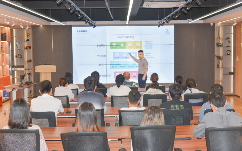 开展入职培训，提升履职能力(图1)