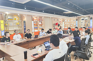 凝“新”聚力，以心迎新