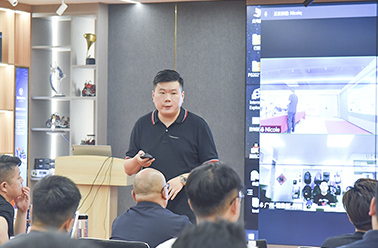 斗志昂扬 销雄加冕——鹤礼召开6-7月营销表彰大会