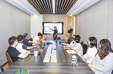 《做有责任感的鹤礼人》——打造鹤礼“四多四全”新名片学习会议