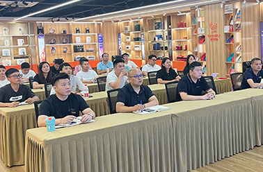 勠力同心 勇争高峰——8月营销表彰大会